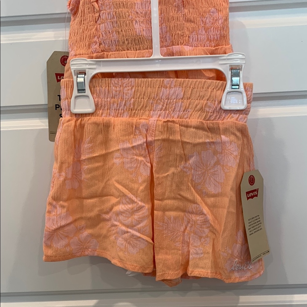 Levi's Two Piece Peach Floral Outfit - Picture 5 of 8